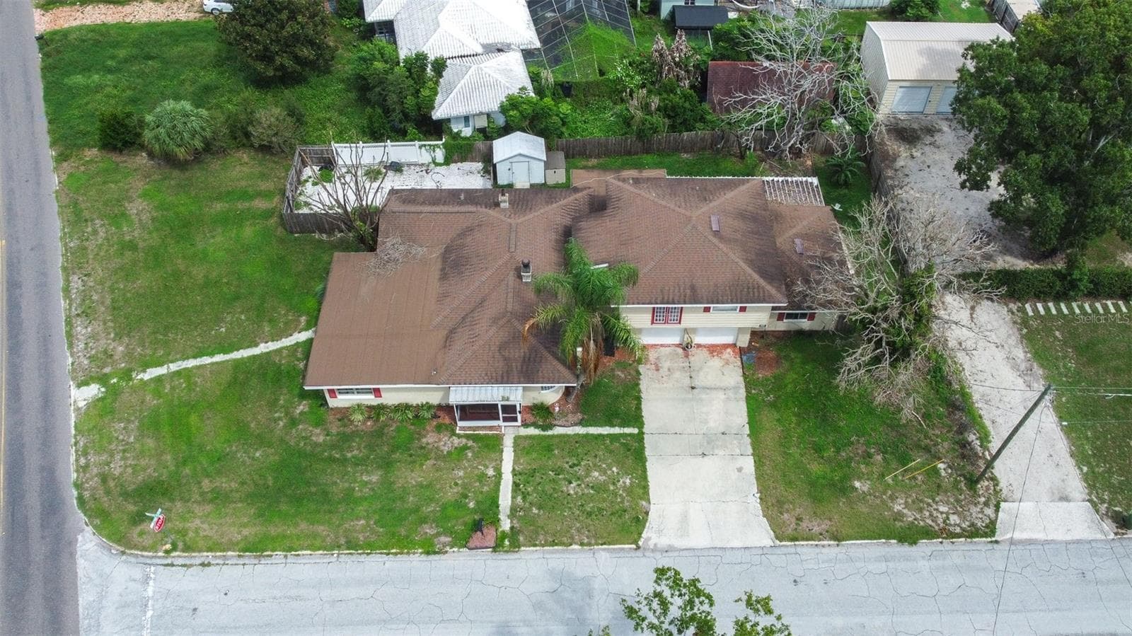 Single Family Residence at 900 LAKE MARTHA DR NE, WINTER HAVEN, photo 42 of 48