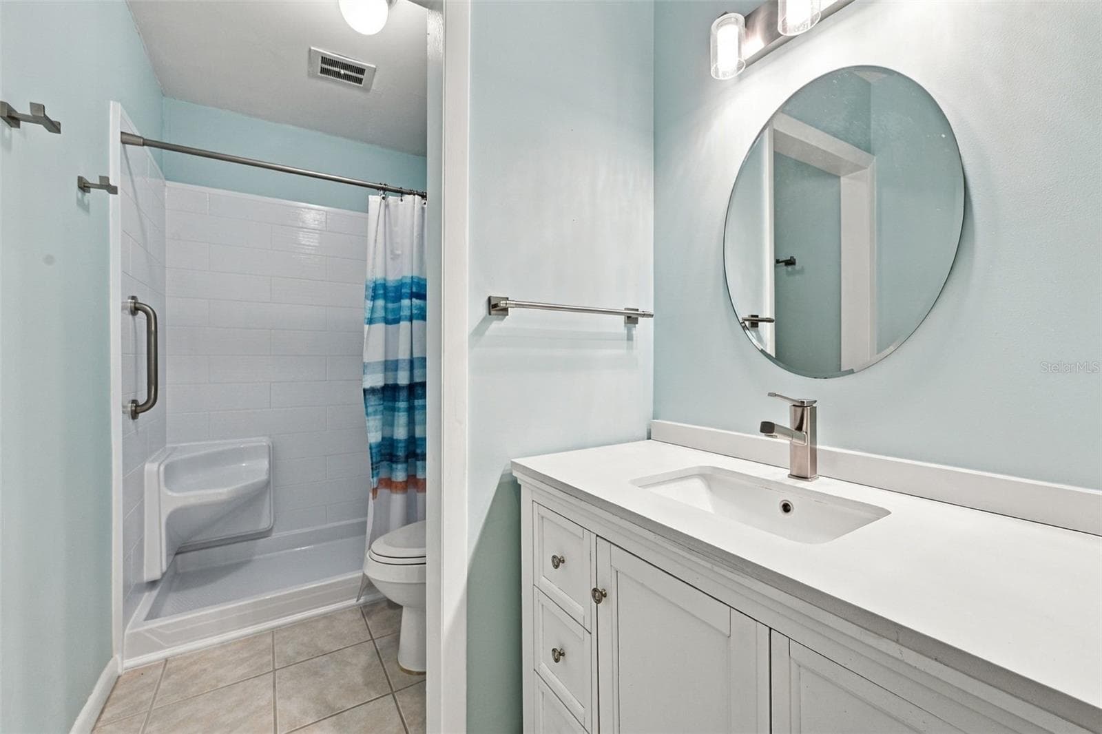 Updated Bath w/Walk-In Shower - 8353 CANDLEWOOD RD, SEMINOLE