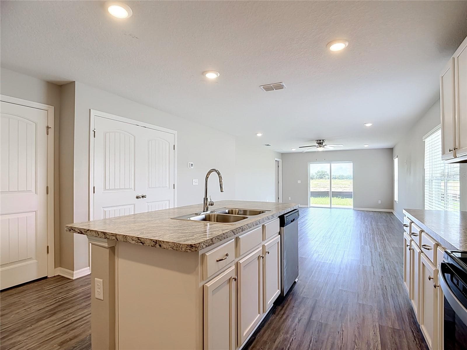 Single Family Residence at 306 JUDY LN, AUBURNDALE, photo 9 of 43