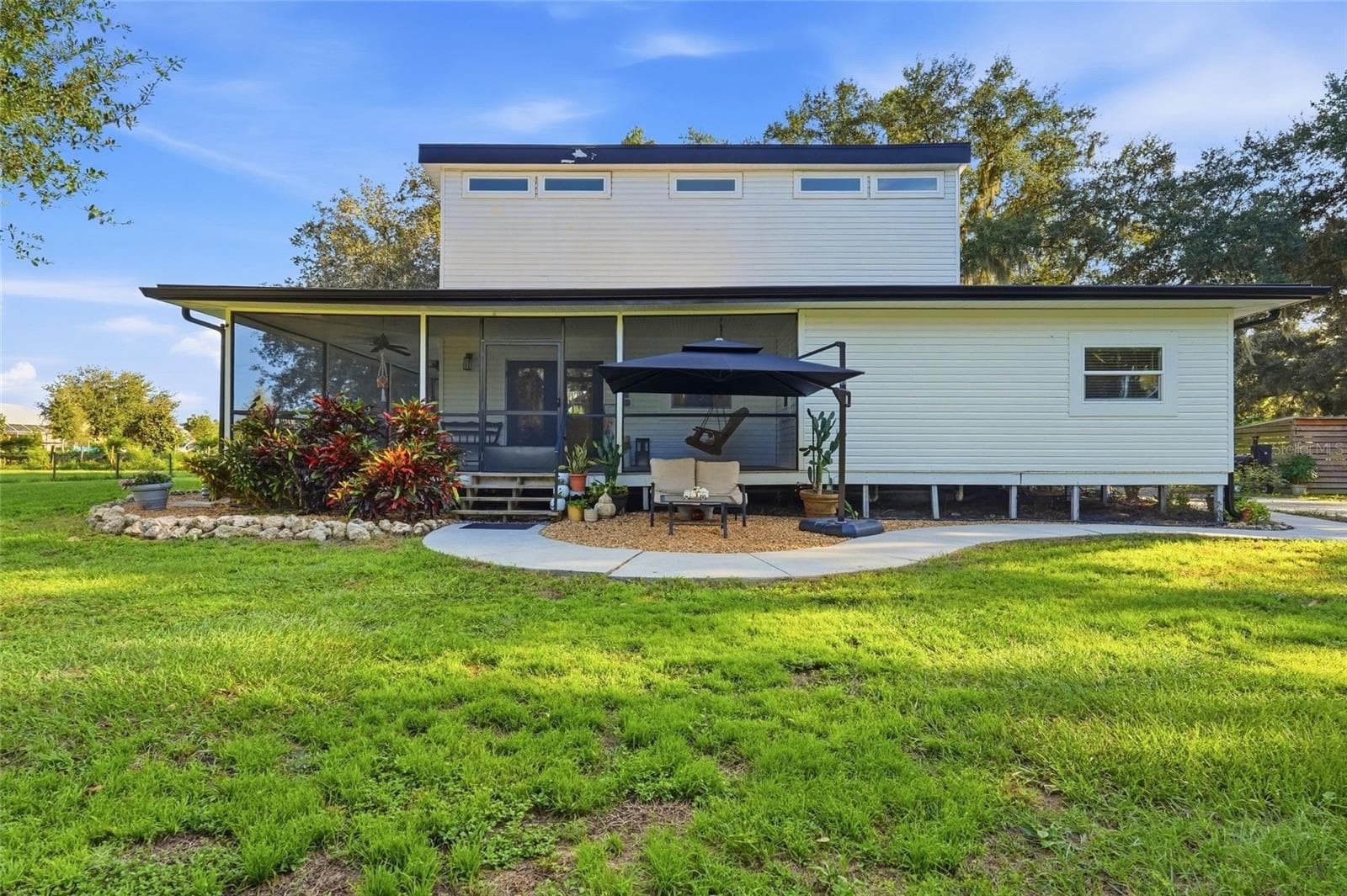 1132 LENA LN