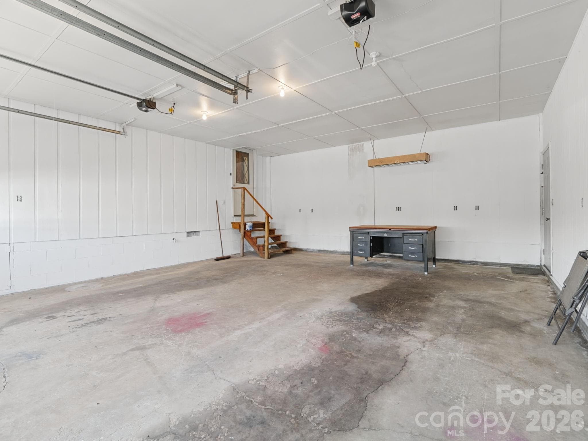 Spacious Garsge - 727 E Lyda Road, Hendersonville