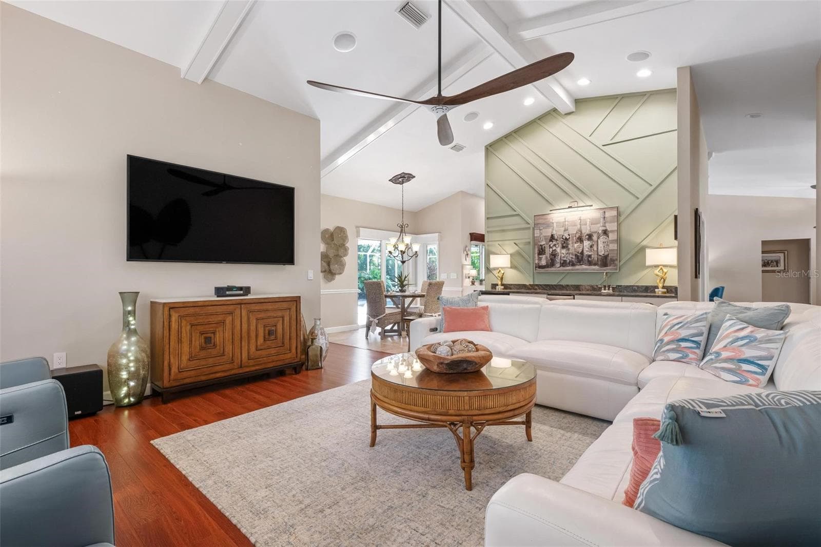 Living Room - 512 WARWICK DR, VENICE