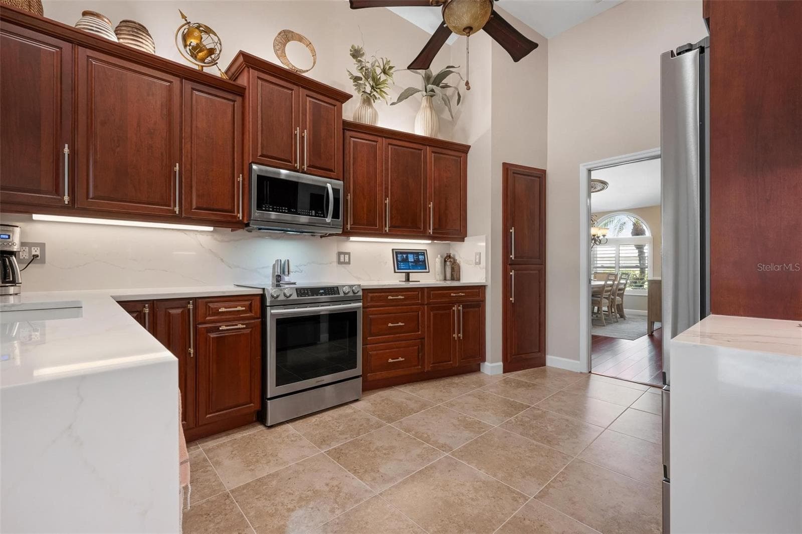 Kitchen - 512 WARWICK DR, VENICE