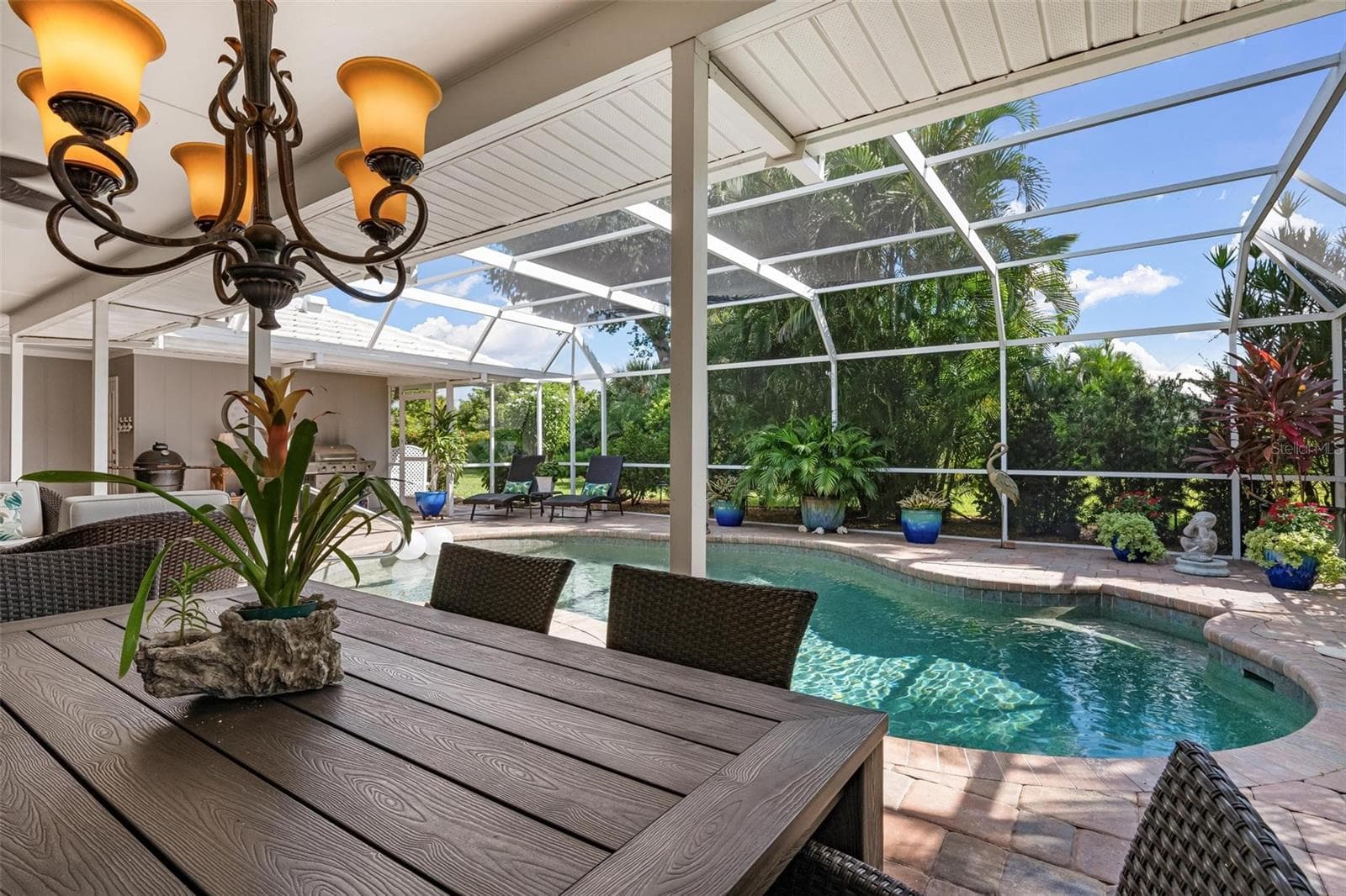 Pool - 512 WARWICK DR, VENICE