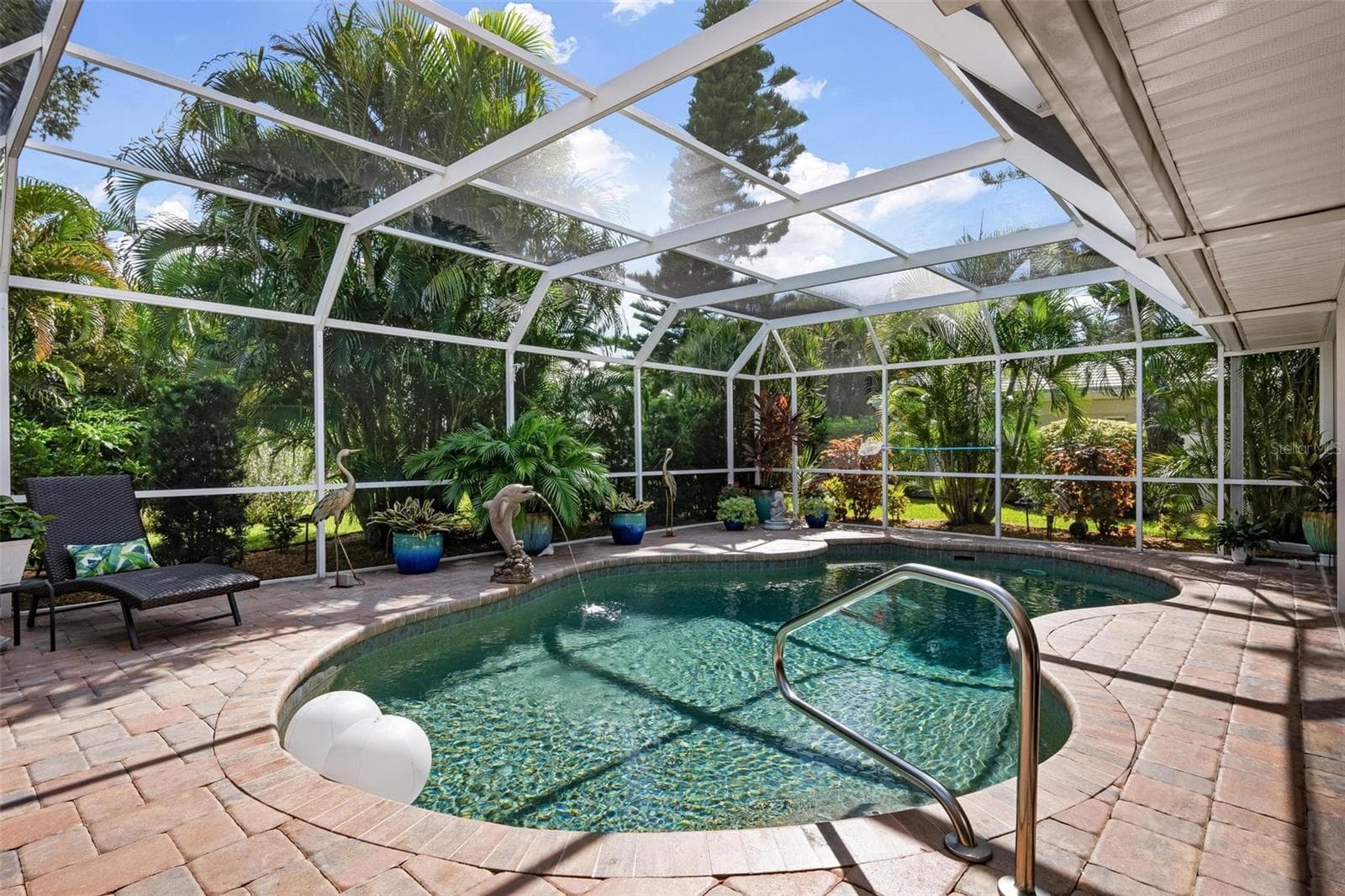 Pool - 512 WARWICK DR, VENICE