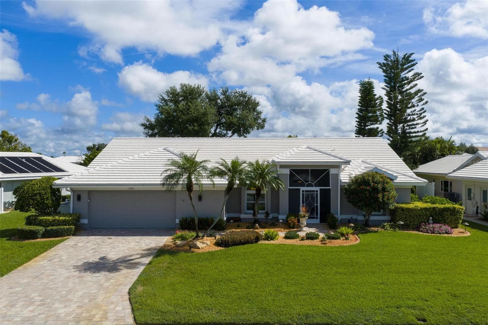 Exterior - Front - 512 WARWICK DR, VENICE