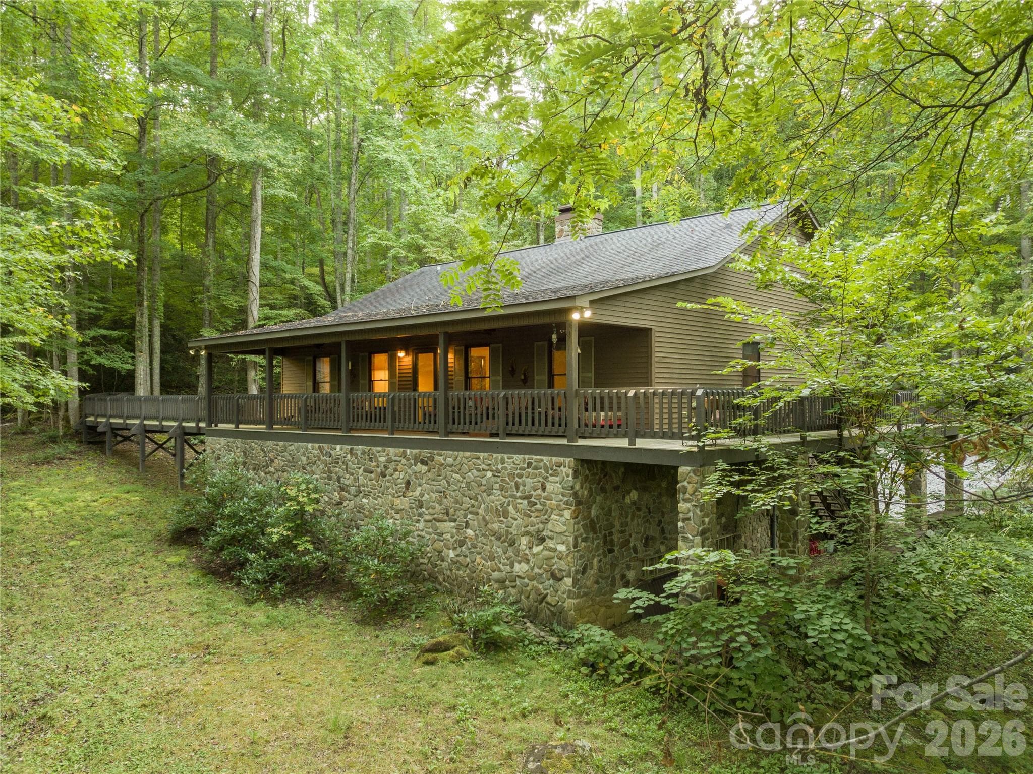 1221 Sam Cove