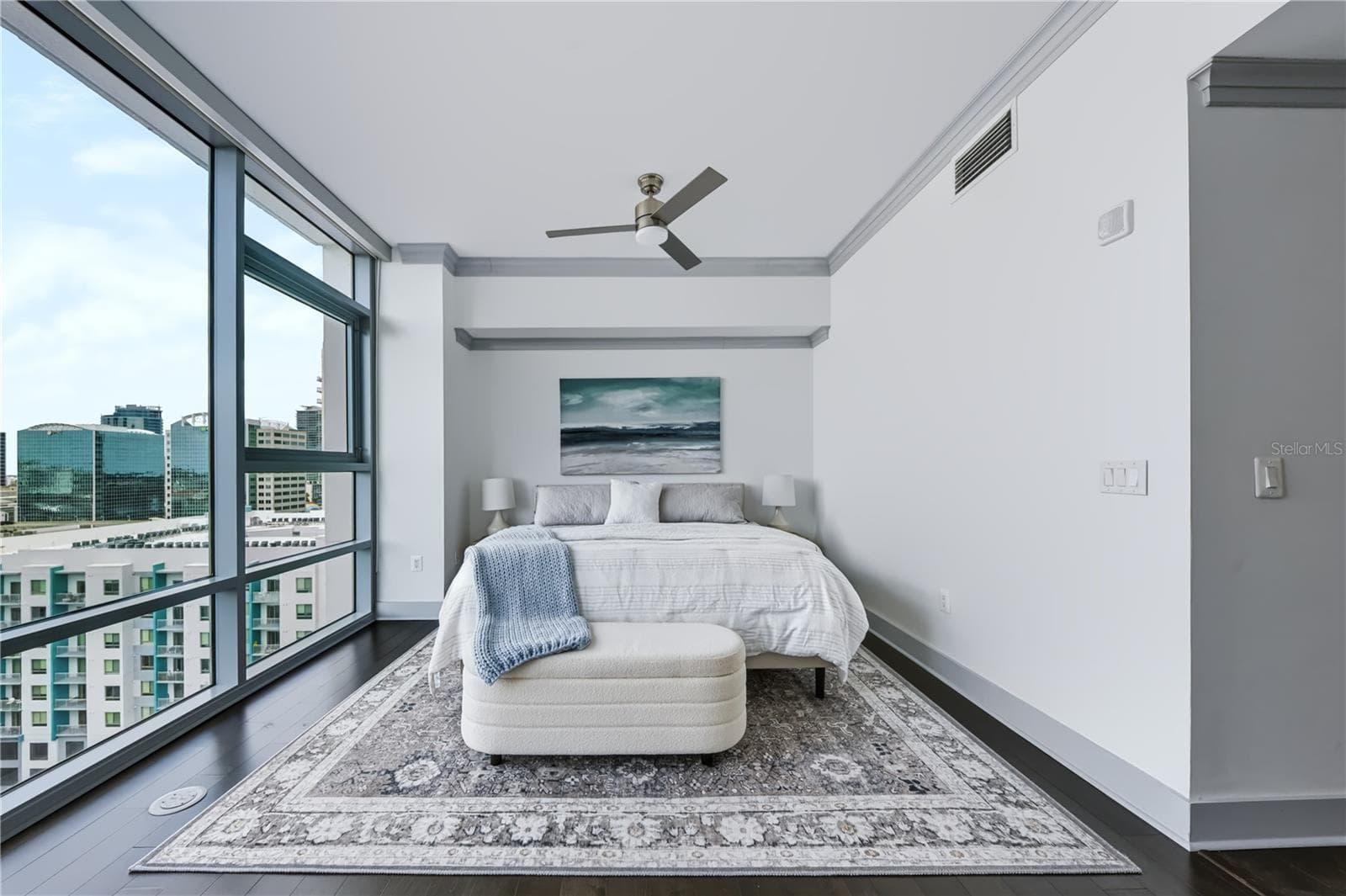 Primary bedroom. King size bed - 260 S OSCEOLA AVE #1406, ORLANDO