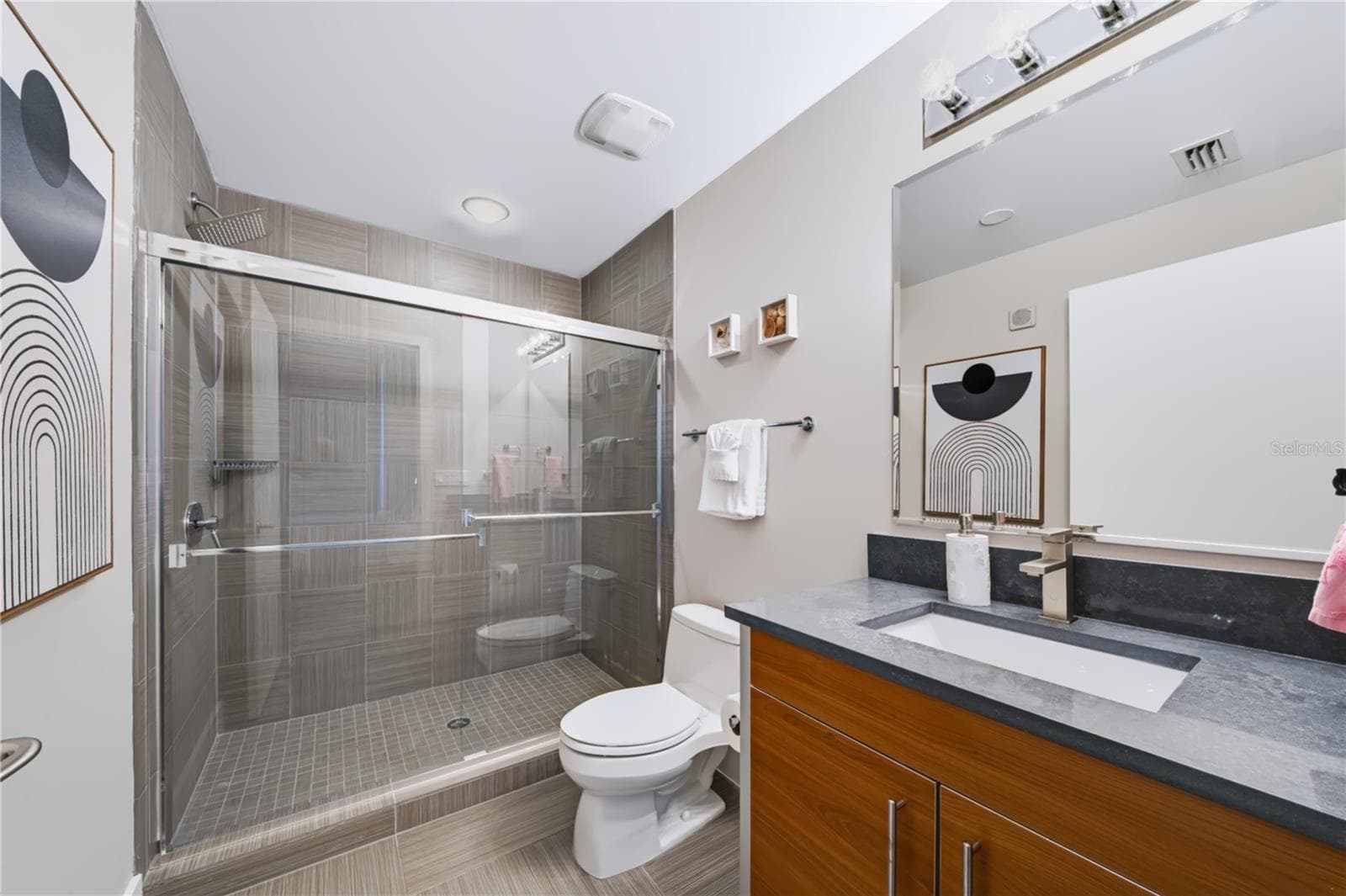 2nd full bath - 260 S OSCEOLA AVE #1406, ORLANDO