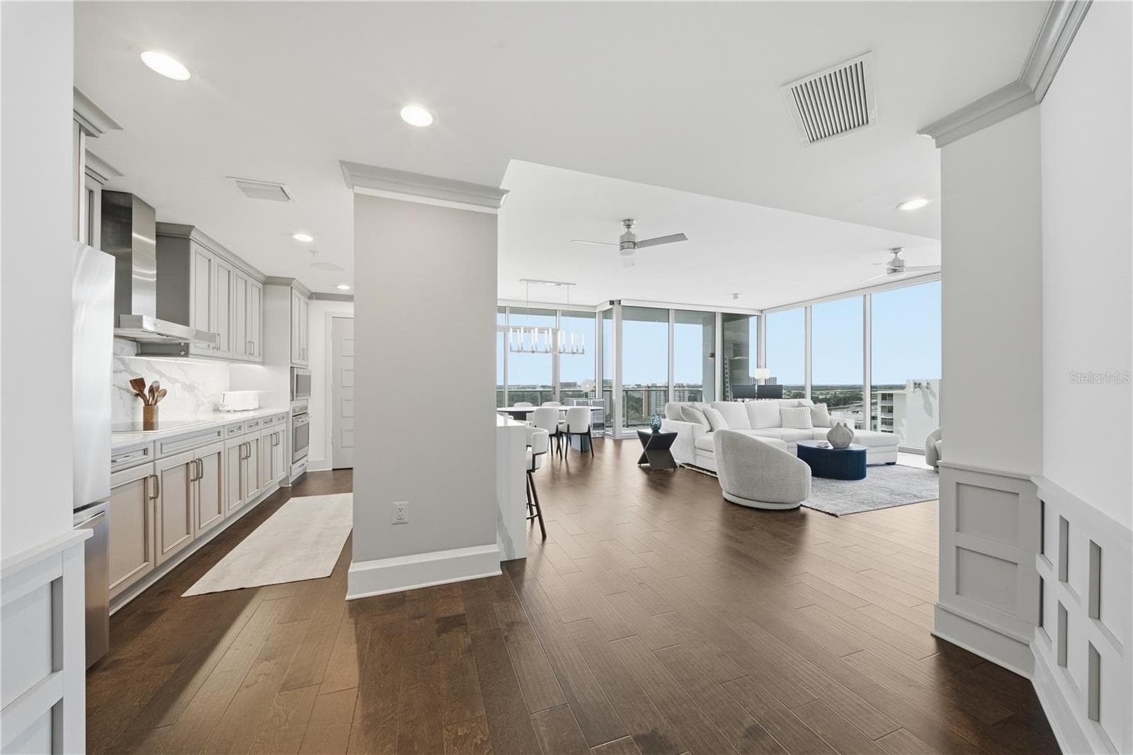 Kitchen, Living and Dining open floor plan space. - 260 S OSCEOLA AVE #1406, ORLANDO