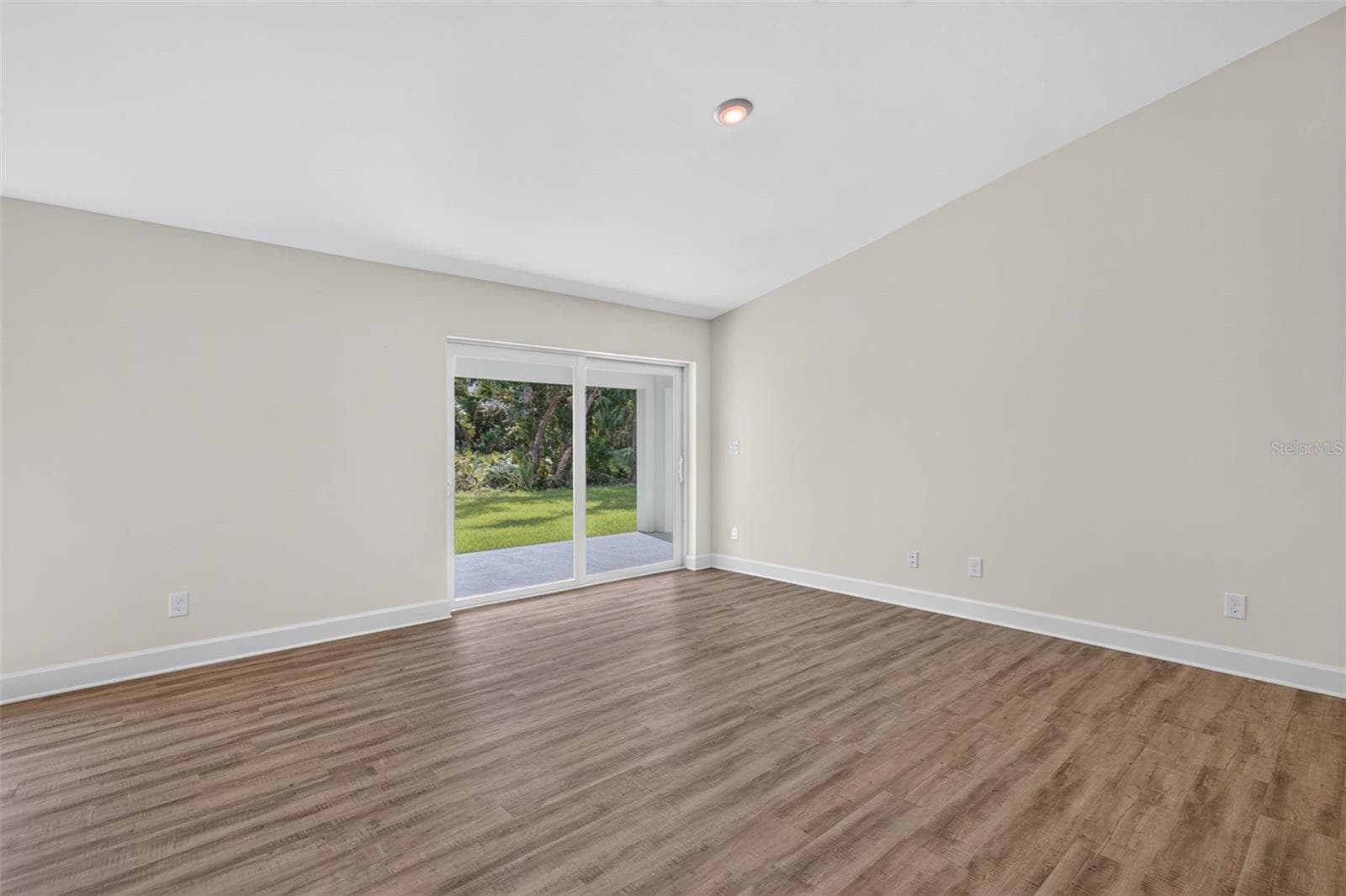 Luxury vinyl floors - 434 AVELLA ST, PORT CHARLOTTE