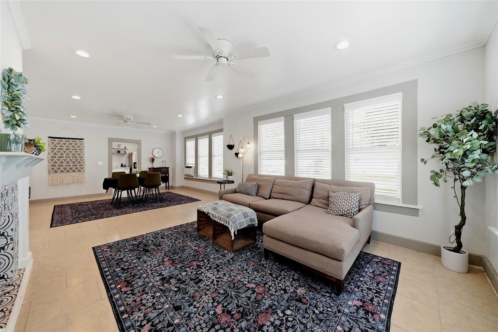 Single Family Residence at 4105 18TH AVE S, ST PETERSBURG, photo 4 of 52
