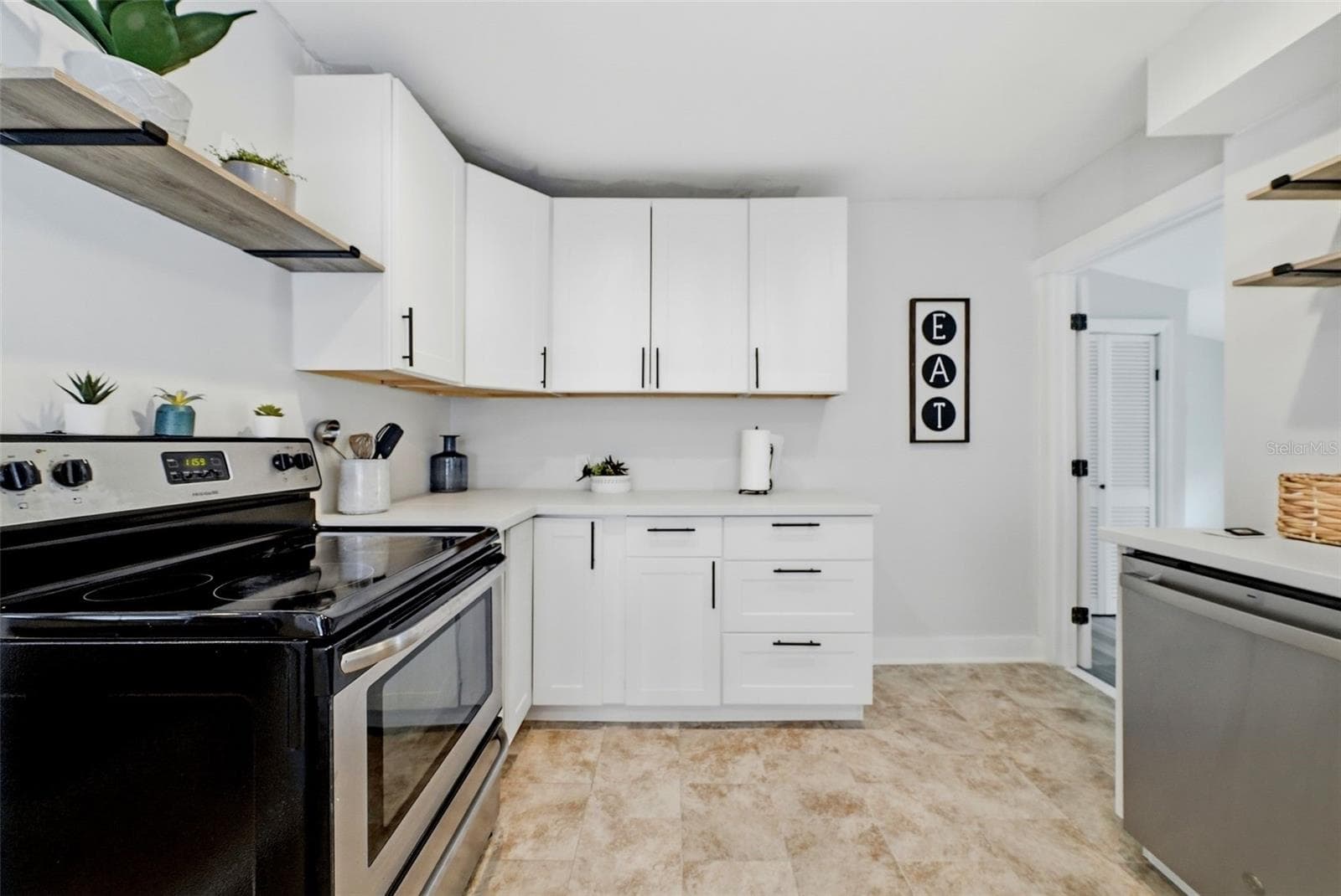 Single Family Residence at 4105 18TH AVE S, ST PETERSBURG, photo 11 of 52