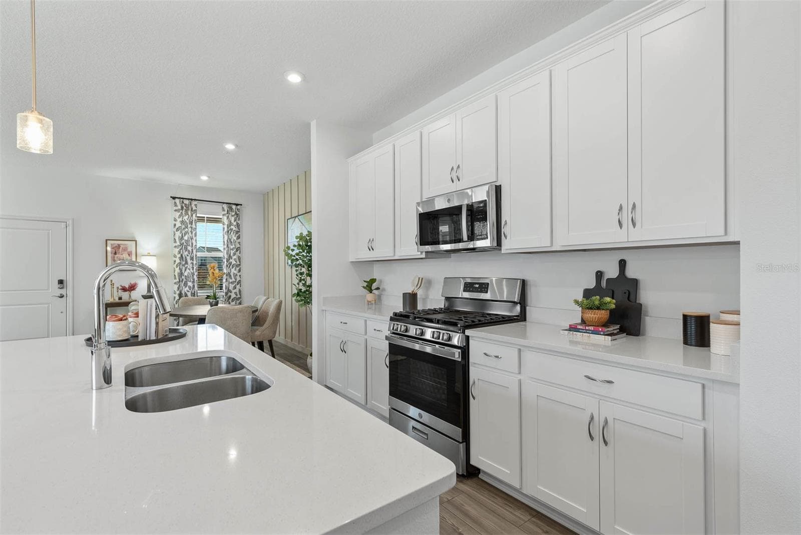Single Family Residence at 311 ANCHOR LINE DR, APOLLO BEACH, photo 3 of 39