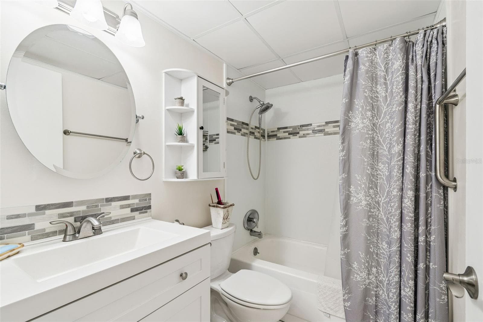 Bathroom - 2750 E BAY DR #12B, LARGO