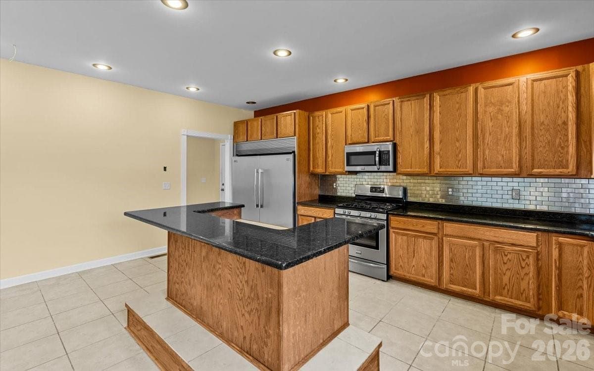Single Family Residence at 2536 Tyro Road, Lexington, photo 11 of 47