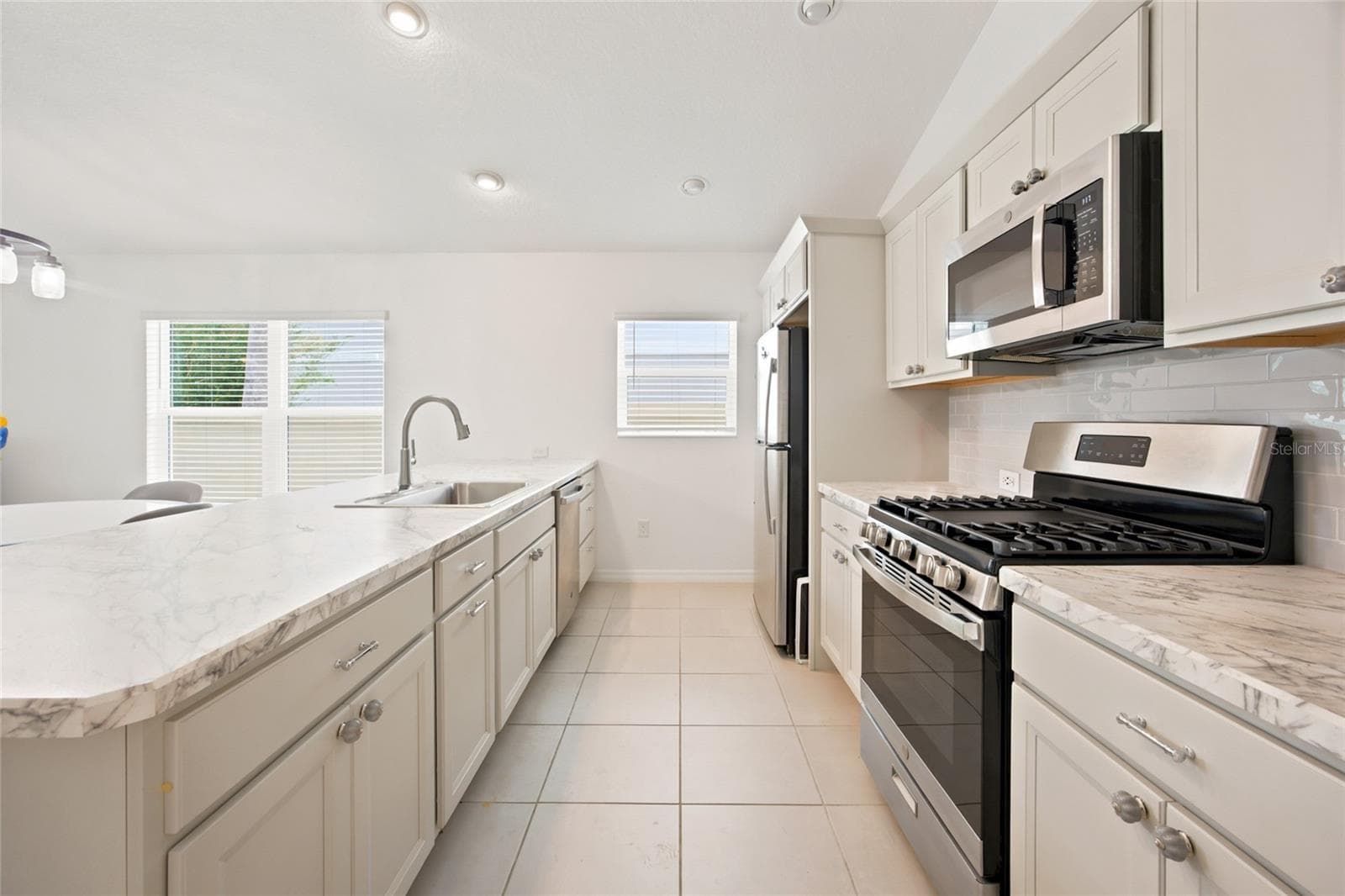 Single Family Residence at 3553 CONNOR WAY, THE VILLAGES, photo 13 of 48