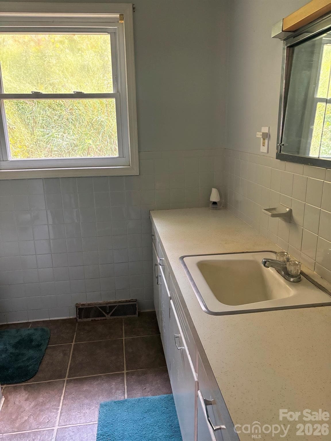 bathroom - 637 Toe Cane Road, Bakersville