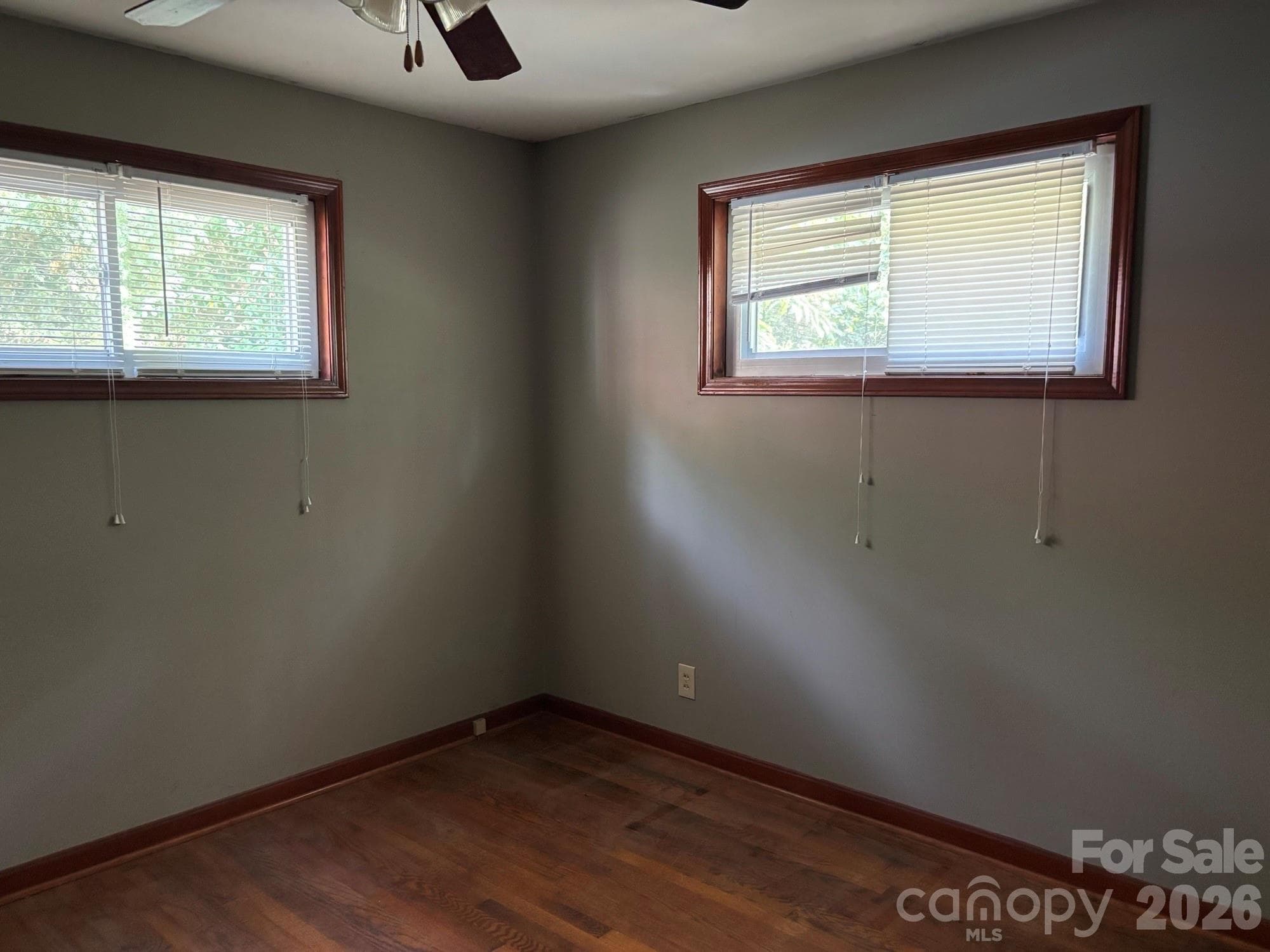 2nd bedroom - 637 Toe Cane Road, Bakersville