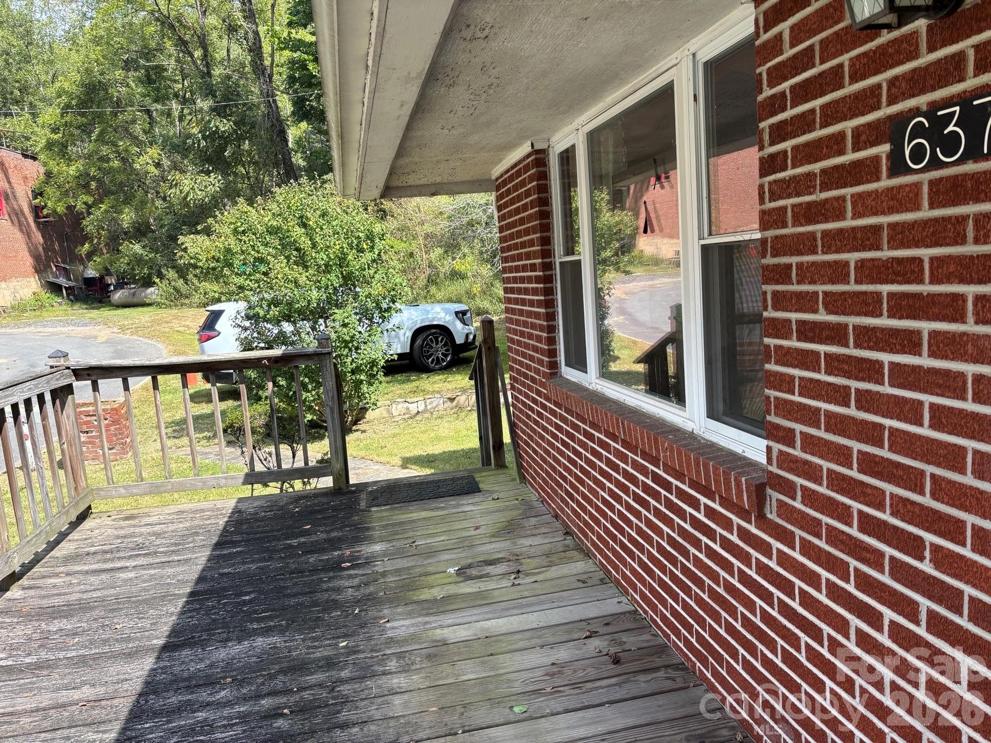 front porch - 637 Toe Cane Road, Bakersville