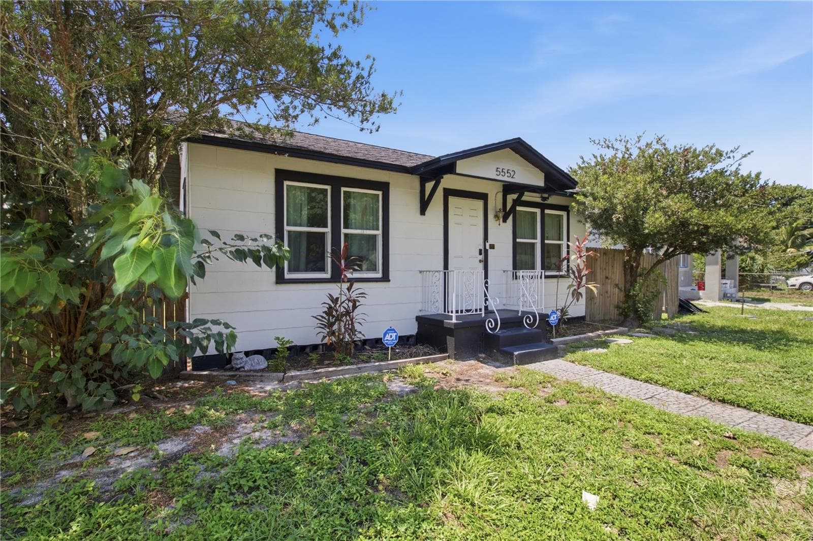 Single Family Residence at 5552 CRISSMAN DR N, ST PETERSBURG, photo 2 of 37