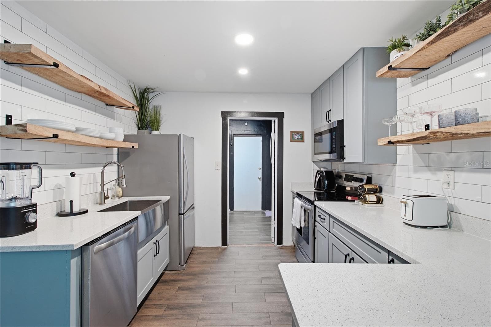 Single Family Residence at 5552 CRISSMAN DR N, ST PETERSBURG, photo 11 of 37