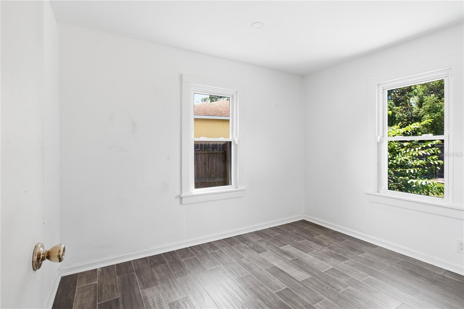 Single Family Residence at 5552 CRISSMAN DR N, ST PETERSBURG, photo 20 of 37