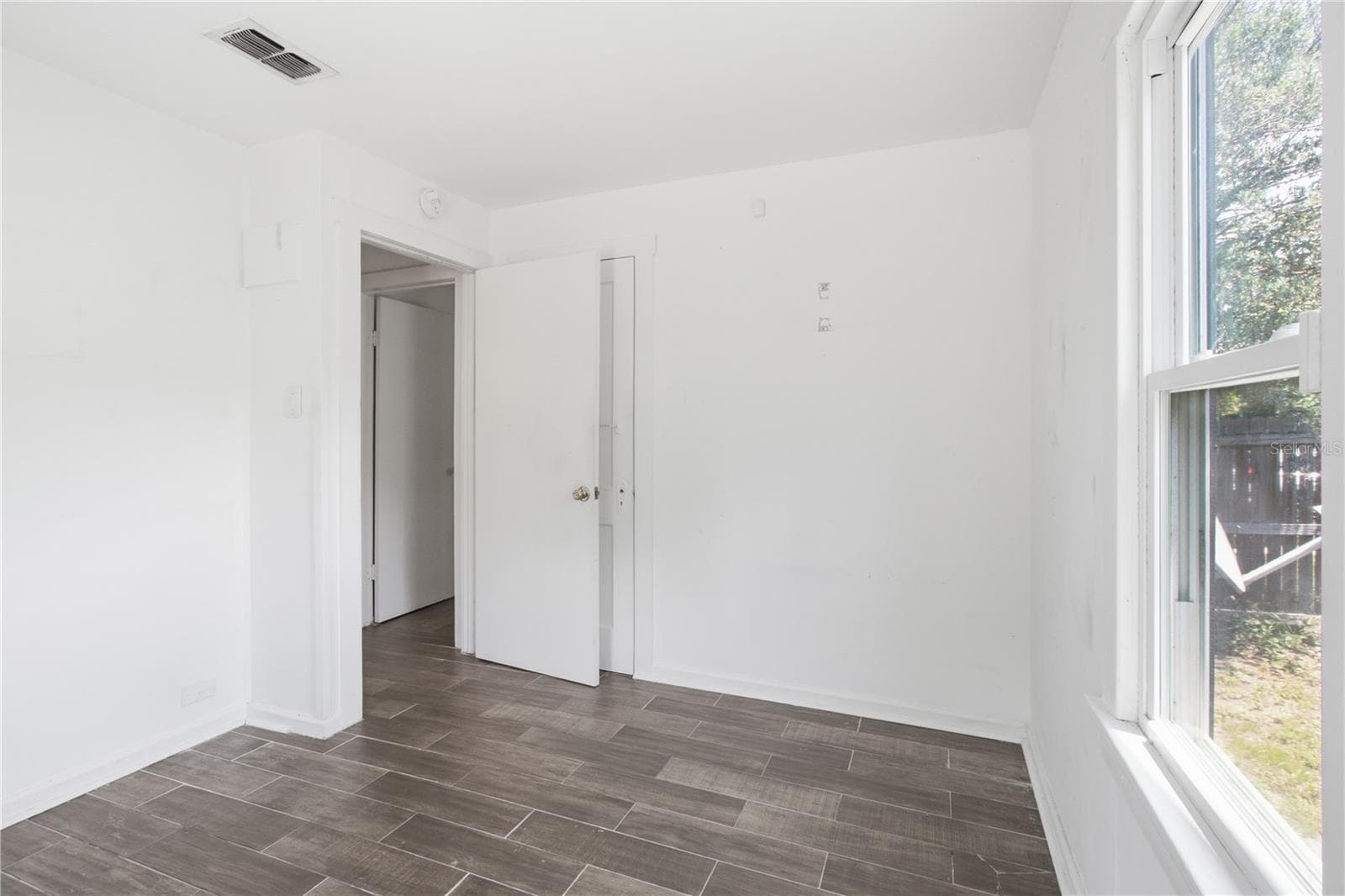 Single Family Residence at 5552 CRISSMAN DR N, ST PETERSBURG, photo 21 of 37