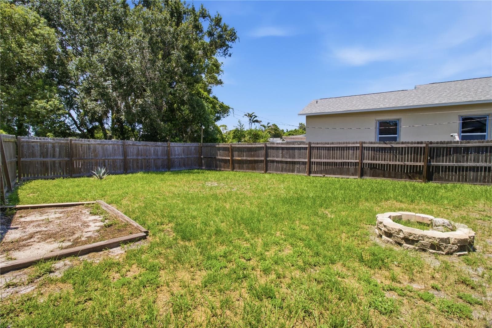 Single Family Residence at 5552 CRISSMAN DR N, ST PETERSBURG, photo 26 of 37