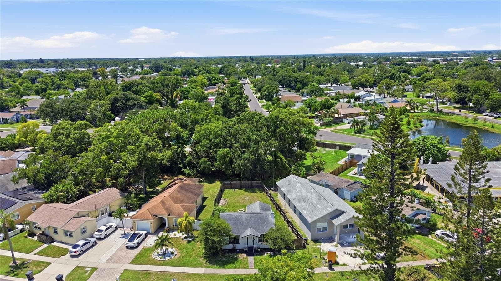 Single Family Residence at 5552 CRISSMAN DR N, ST PETERSBURG, photo 33 of 37
