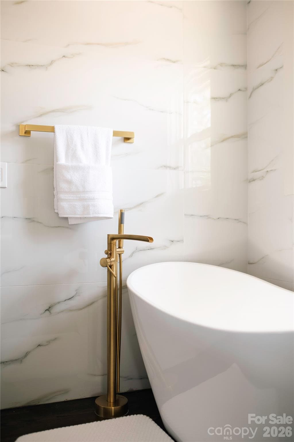Primary En suite Bath - 1713 Davis Park Road, Gastonia