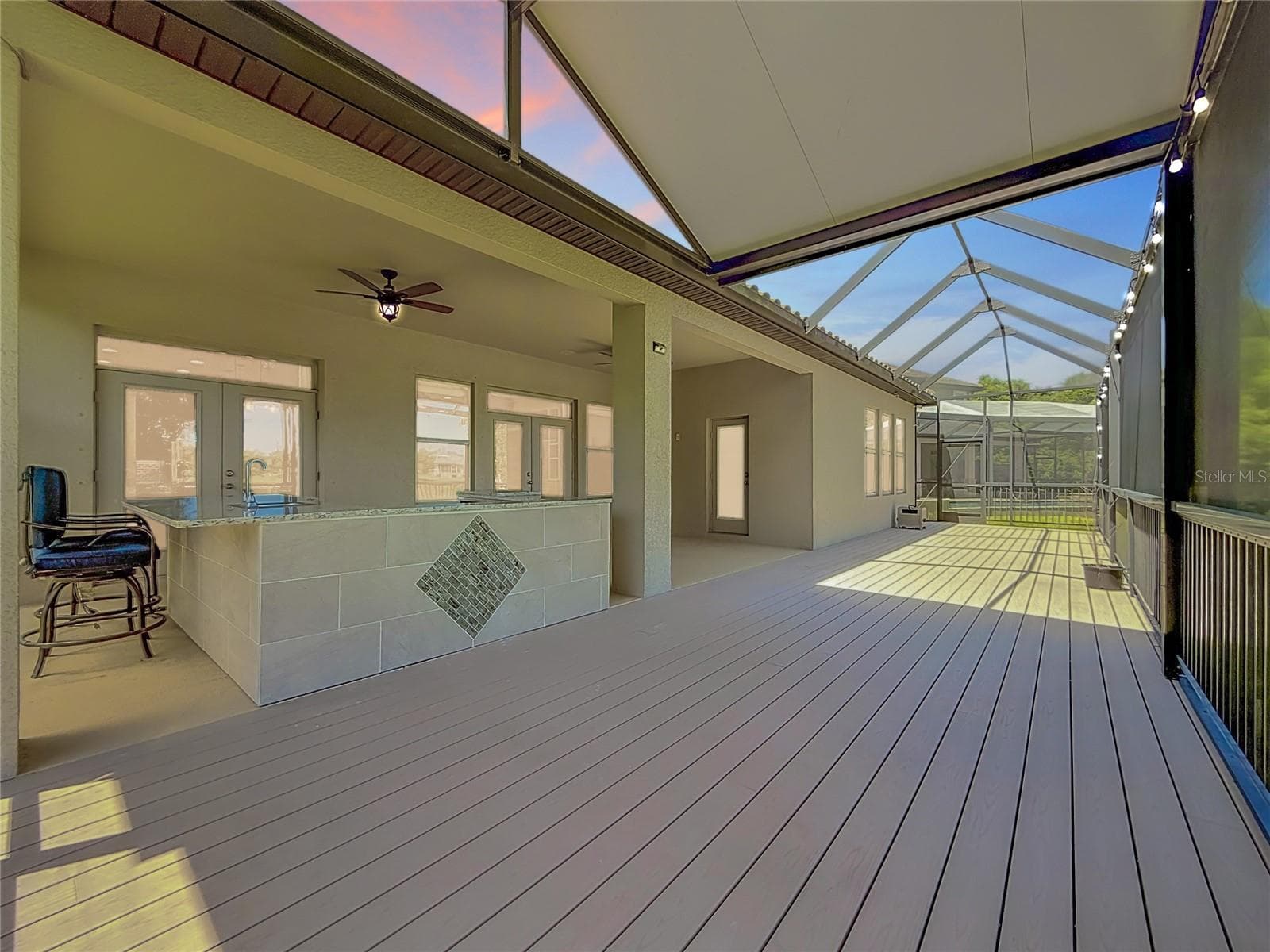 Single Family Residence at 1107 ISOBEL RESERVE LN, TAMPA, photo 4 of 86