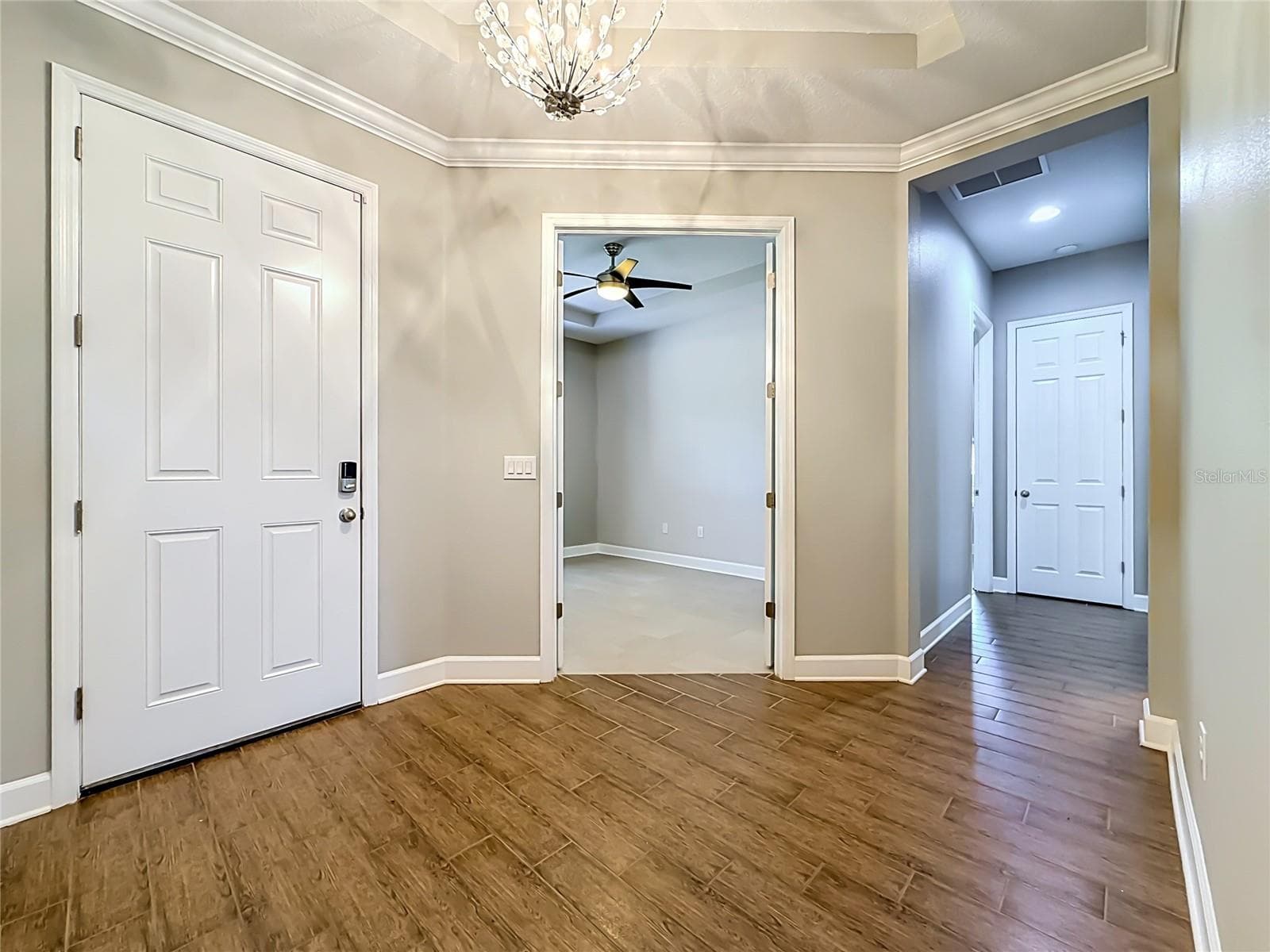 Single Family Residence at 1107 ISOBEL RESERVE LN, TAMPA, photo 16 of 86