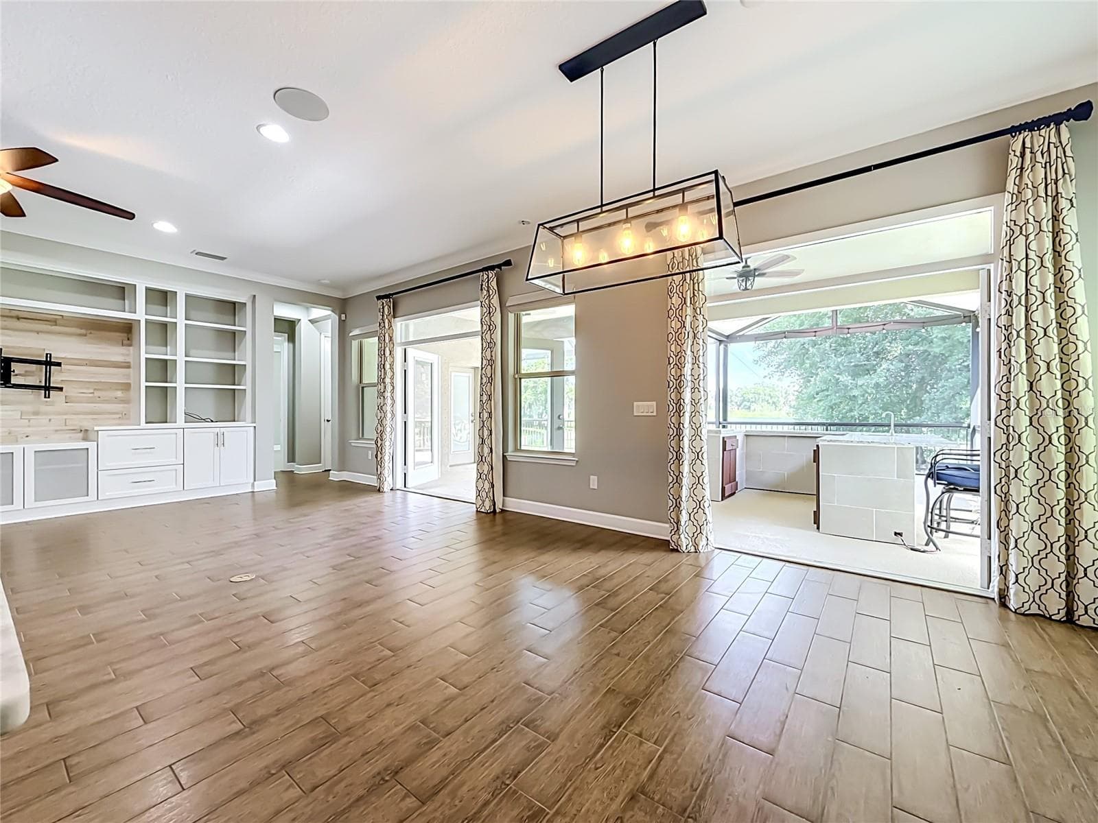 Single Family Residence at 1107 ISOBEL RESERVE LN, TAMPA, photo 20 of 86