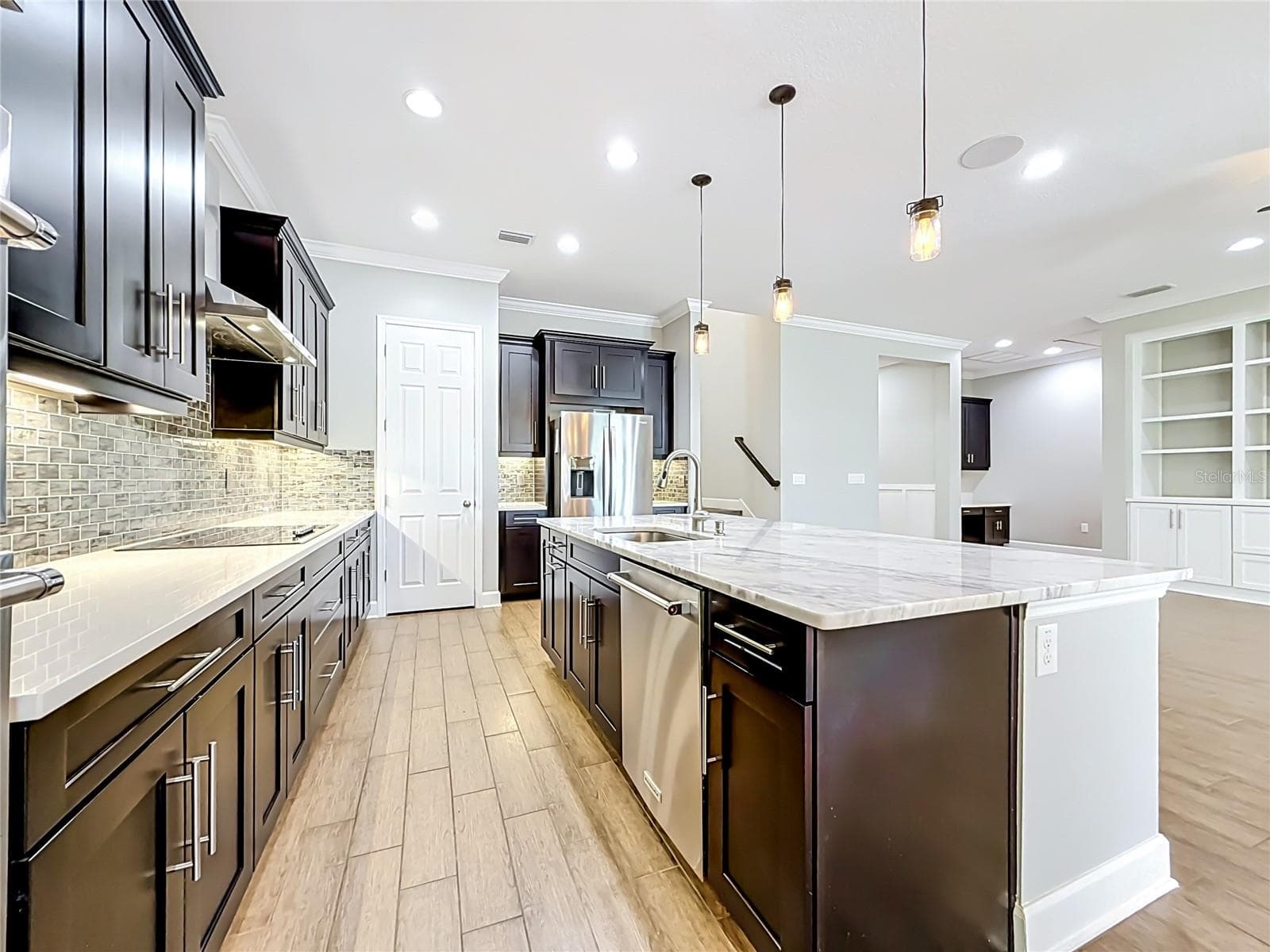 Single Family Residence at 1107 ISOBEL RESERVE LN, TAMPA, photo 28 of 86