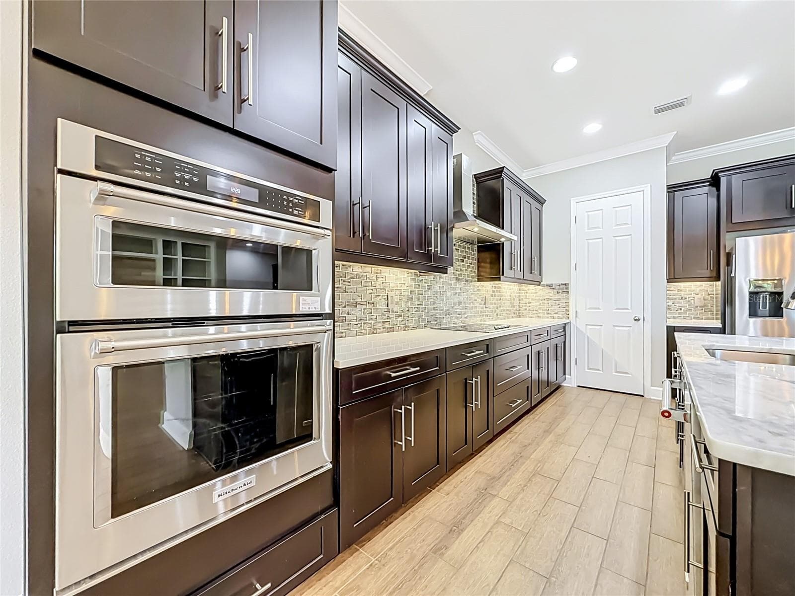 Single Family Residence at 1107 ISOBEL RESERVE LN, TAMPA, photo 29 of 86