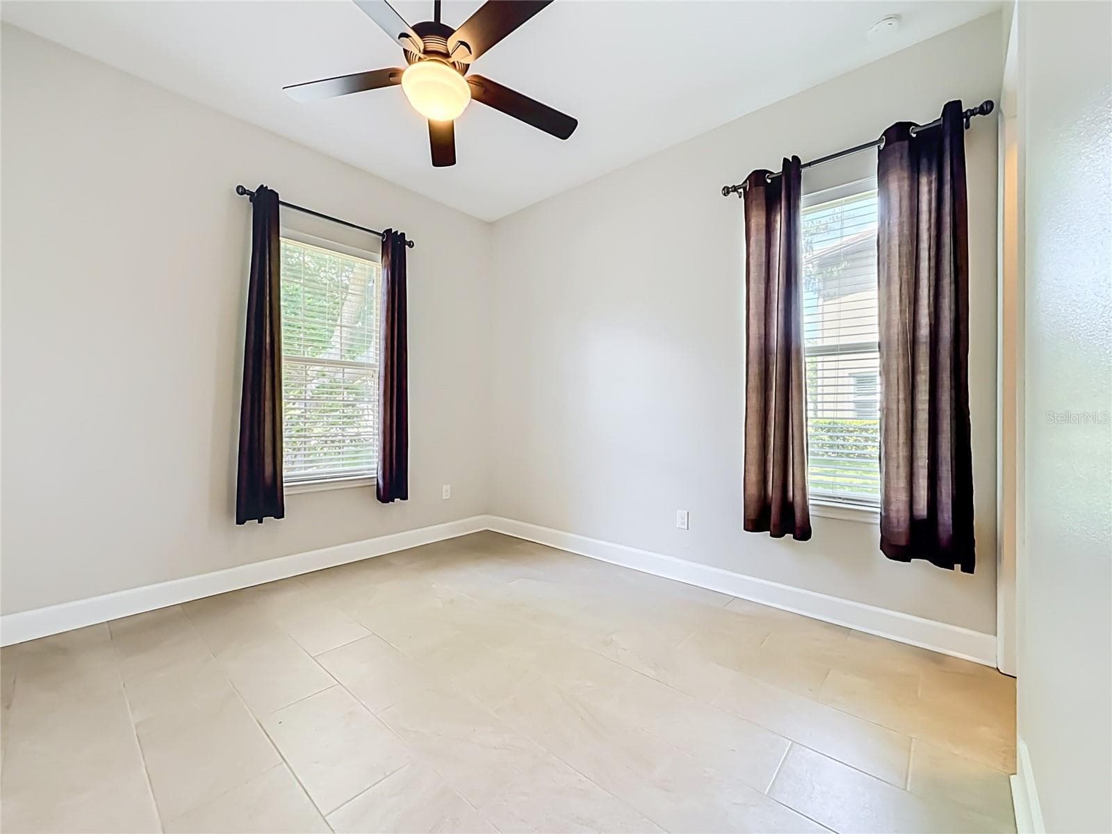 Single Family Residence at 1107 ISOBEL RESERVE LN, TAMPA, photo 35 of 86