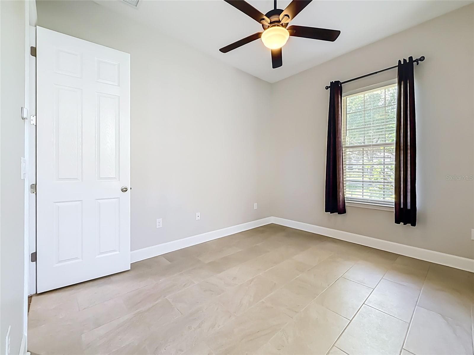 Single Family Residence at 1107 ISOBEL RESERVE LN, TAMPA, photo 38 of 86