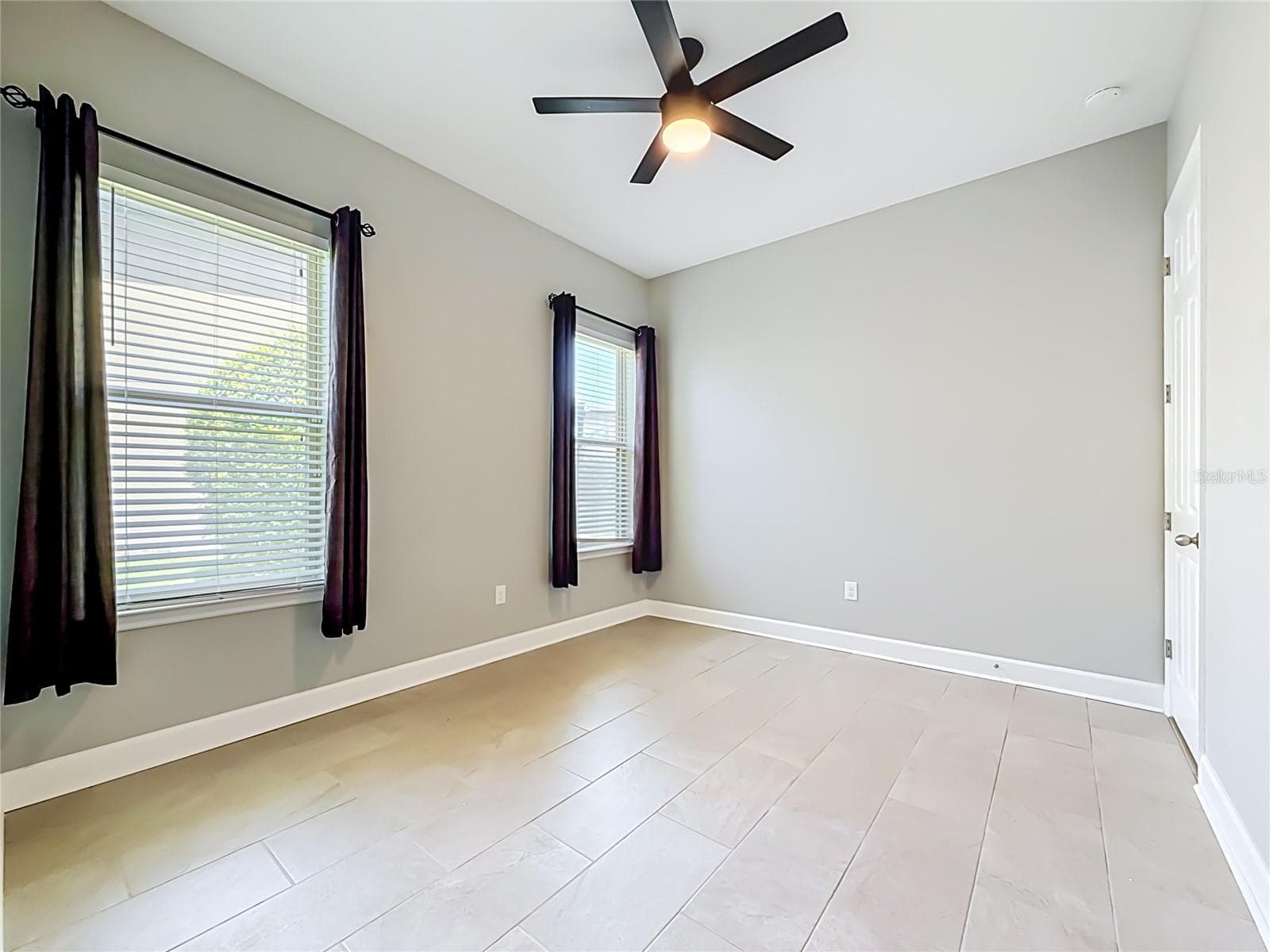 Single Family Residence at 1107 ISOBEL RESERVE LN, TAMPA, photo 41 of 86