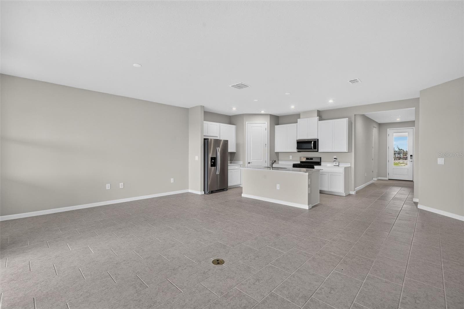 Single Family Residence at 34754 FLOWER PATCH DR, DADE CITY, photo 11 of 39