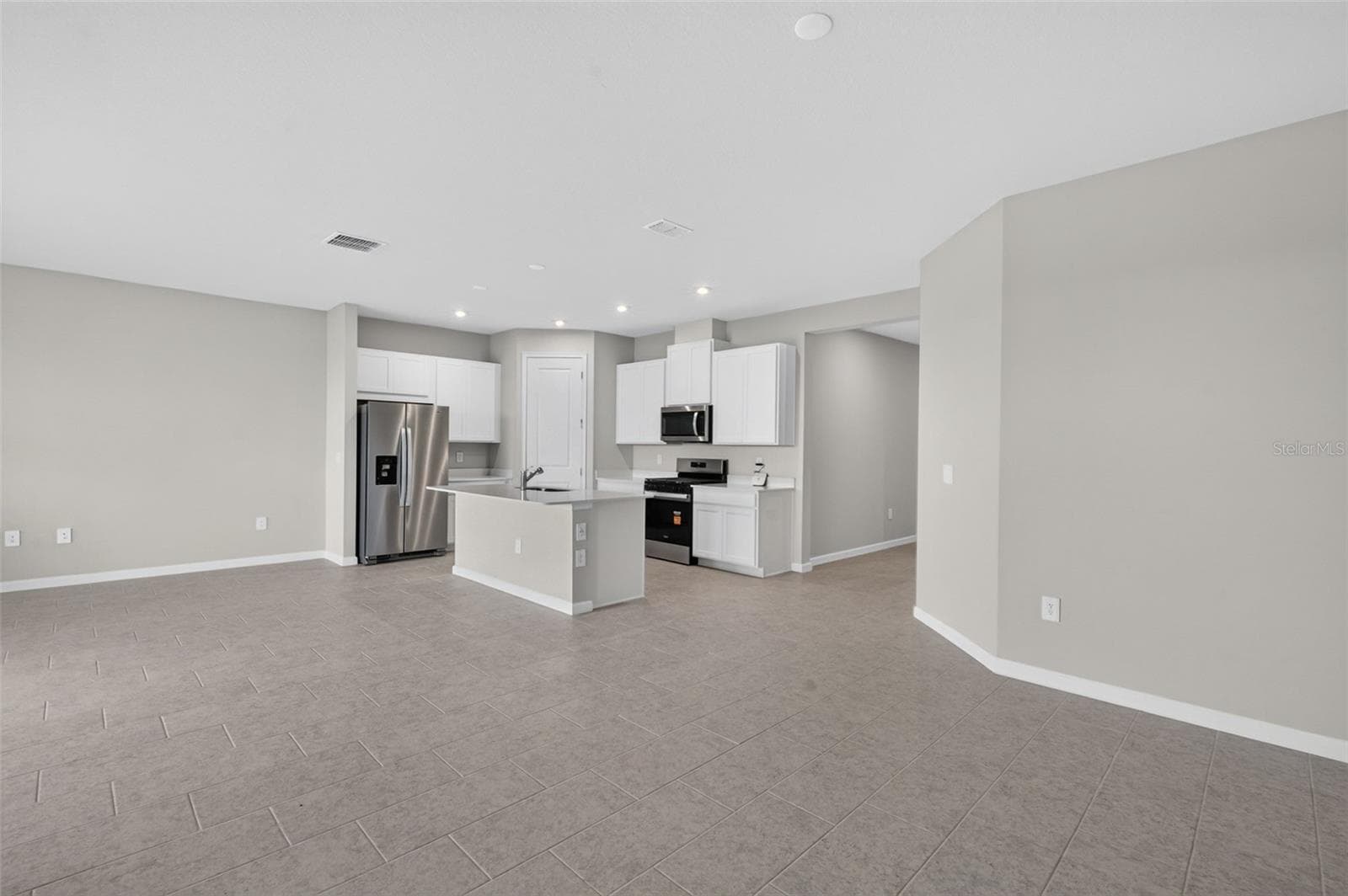 Single Family Residence at 34754 FLOWER PATCH DR, DADE CITY, photo 12 of 39