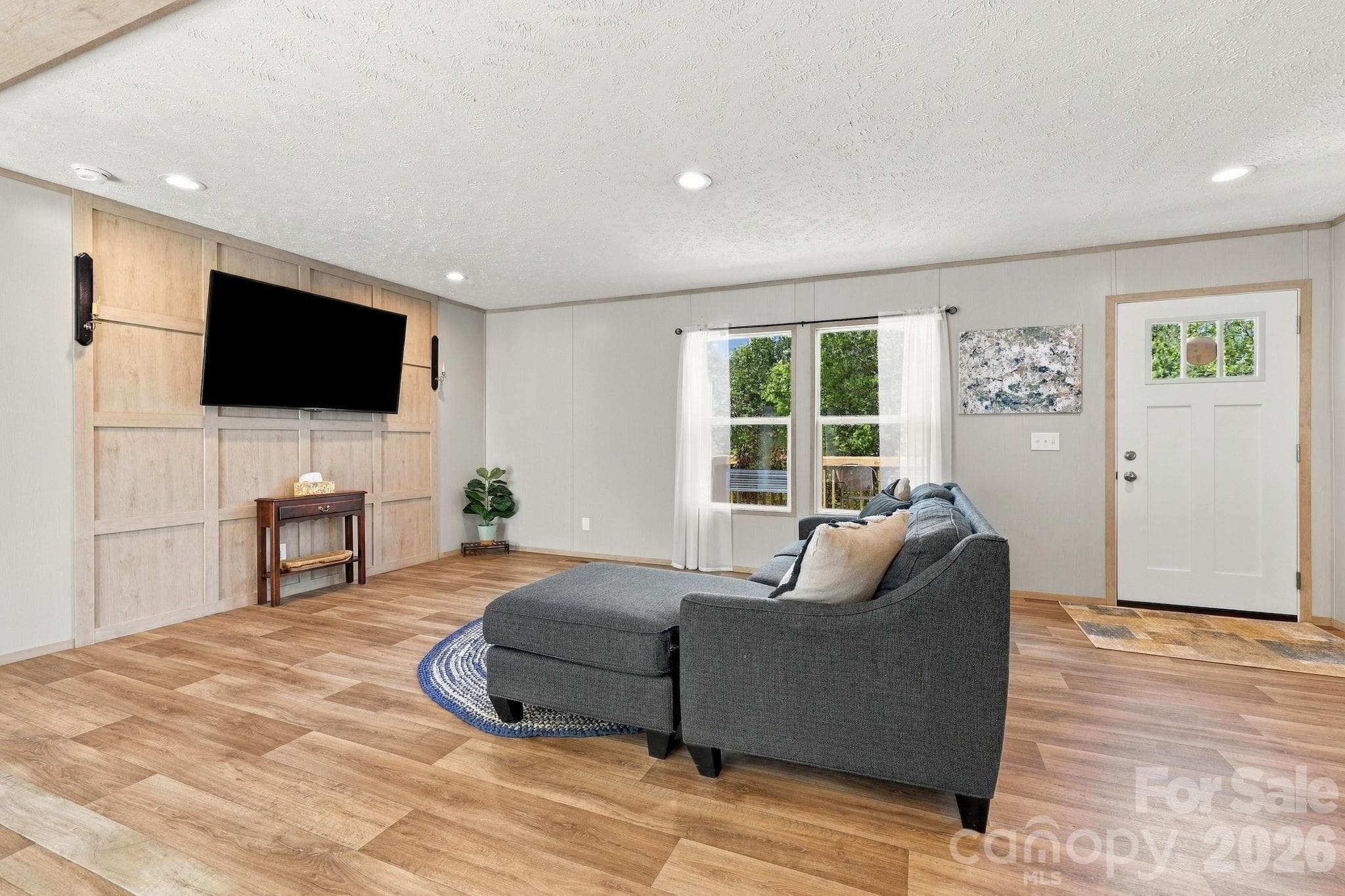 Single Family Residence at 1001 Fisher Lane, Marshall, photo 2 of 45