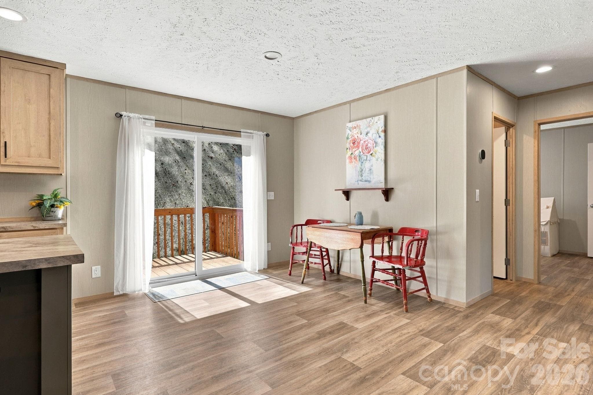 Single Family Residence at 1001 Fisher Lane, Marshall, photo 6 of 45