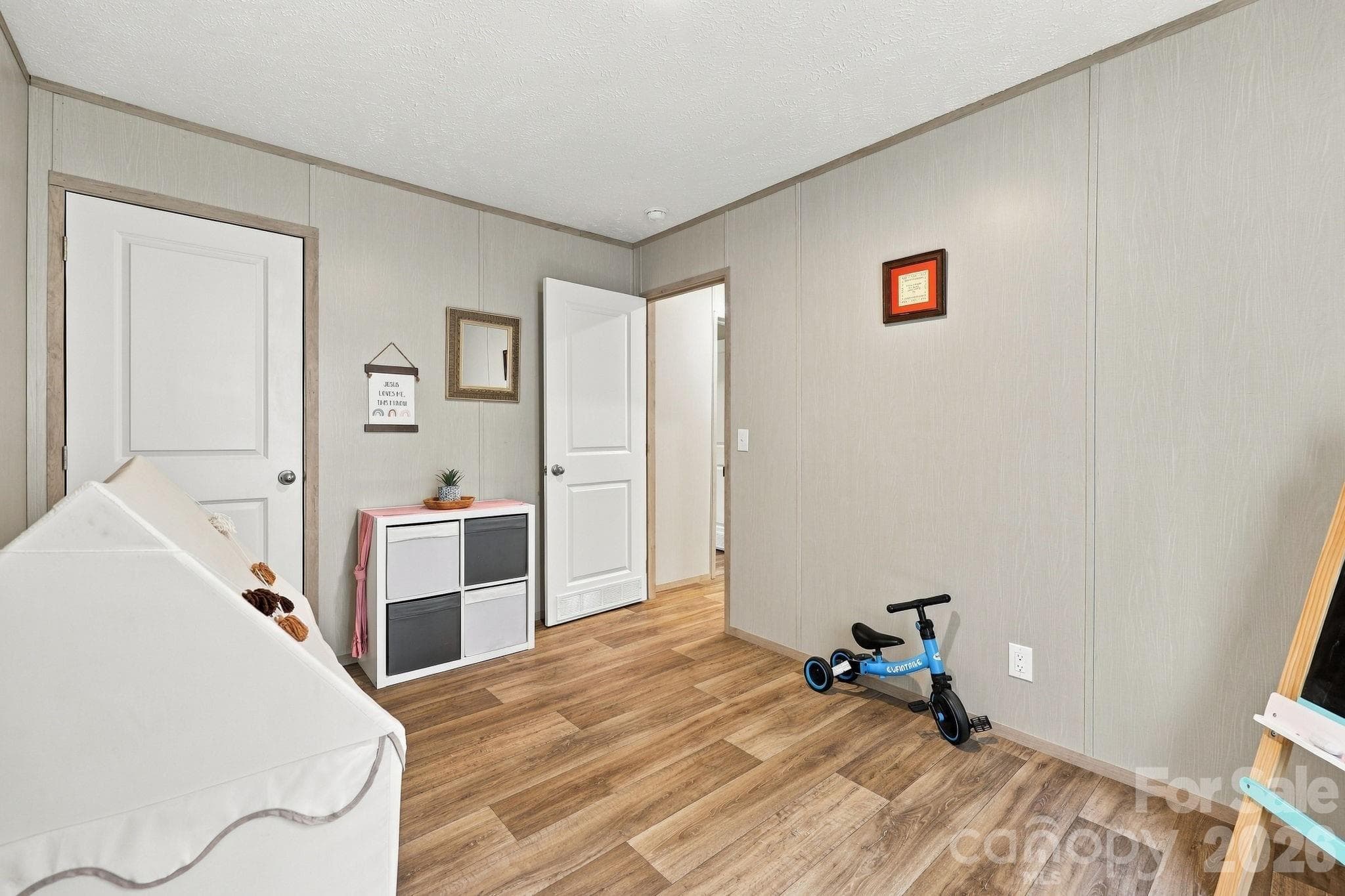 Single Family Residence at 1001 Fisher Lane, Marshall, photo 20 of 45
