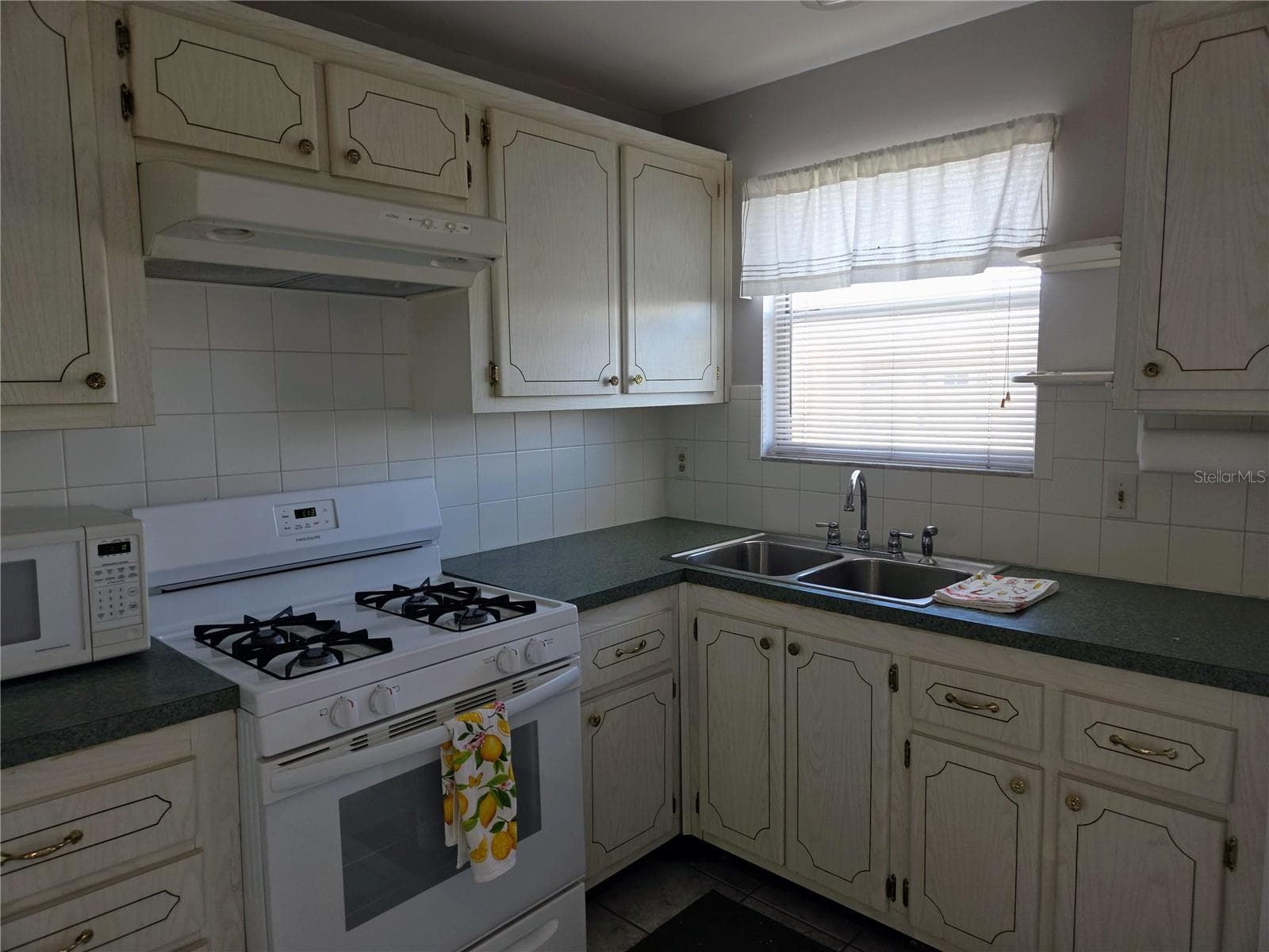 Condominium at 3018 59TH ST S #303, GULFPORT, photo 5 of 33