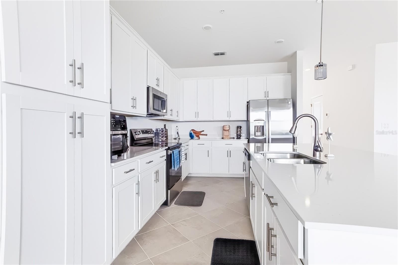 Kitchen - 17600 OPAL SAND DR #402, VENICE