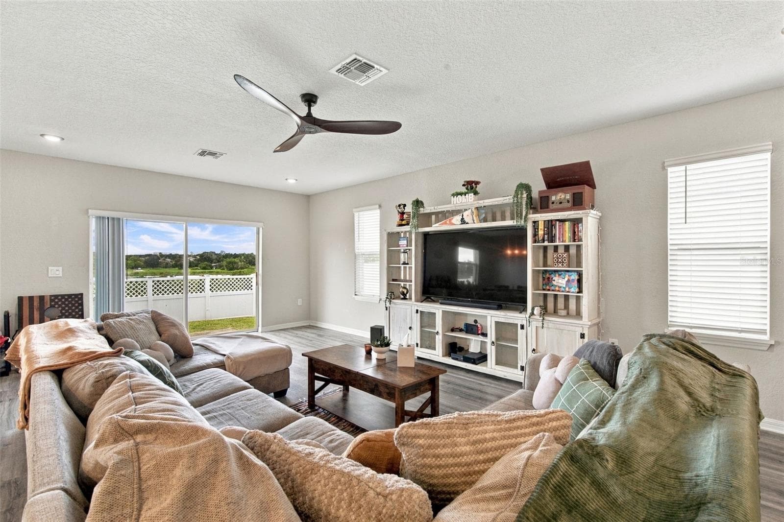 Single Family Residence at 1191 MOUNTAIN FLOWER LN, DAVENPORT, photo 8 of 55