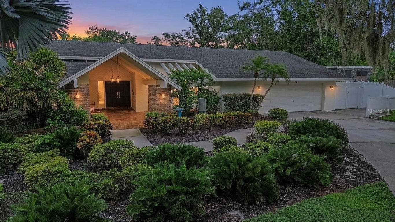 Virtually Enhanced - 921 COLLEGE HILL DR, CLEARWATER