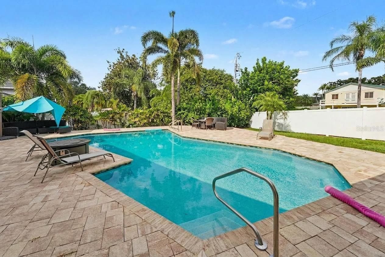 Virtually Enhanced - 921 COLLEGE HILL DR, CLEARWATER