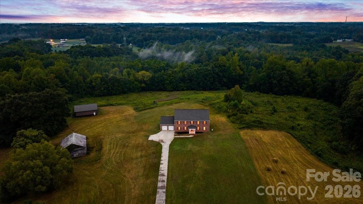 Single Family Residence at 2536 Tyro Road, Lexington, photo 5 of 47